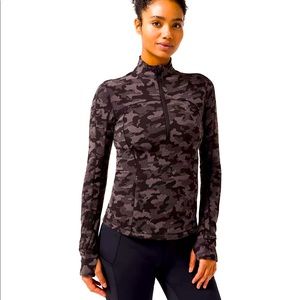 LuluLemon Run Briskly 1/2 Zip